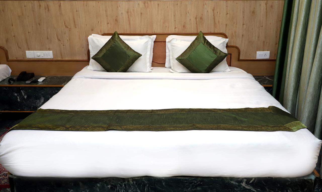 Oyo 22075 Hotel Bali Palace Katra  Ngoại thất bức ảnh