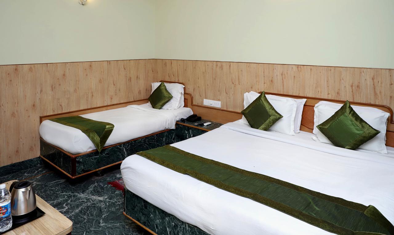 Oyo 22075 Hotel Bali Palace Katra  Ngoại thất bức ảnh