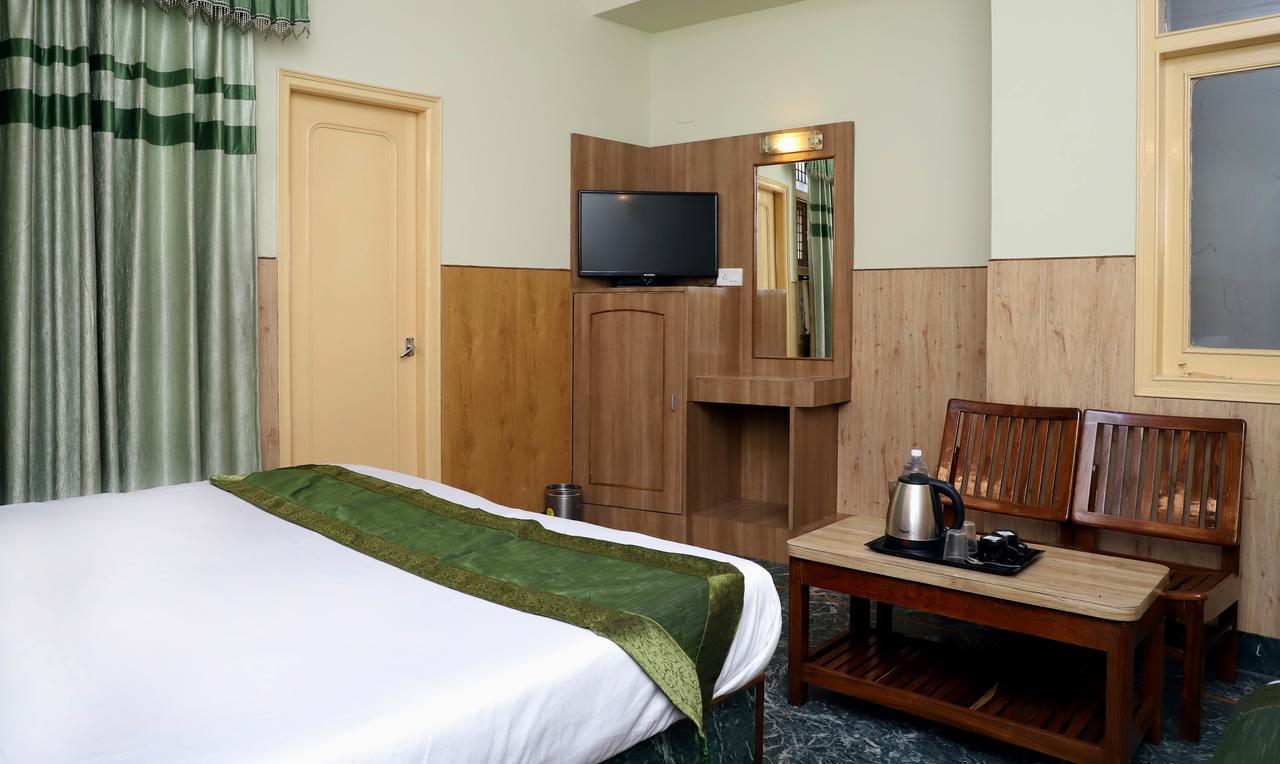 Oyo 22075 Hotel Bali Palace Katra  Ngoại thất bức ảnh